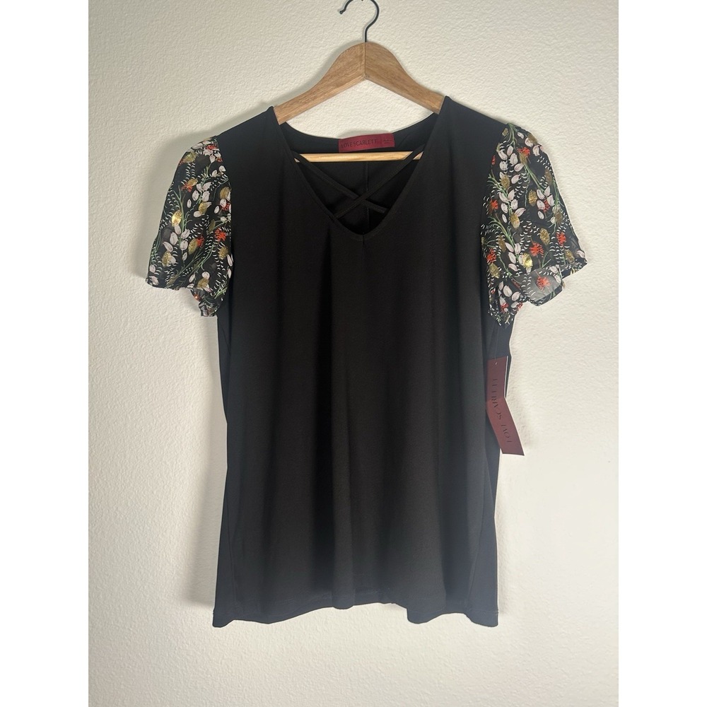 Love Scarlett Black Women's Size L Blouse Lace Floral Sleeves Keyhole Neck NWT